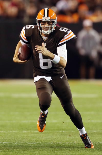 Brian Hoyer of Cleveland Browns suffers sprained knee against