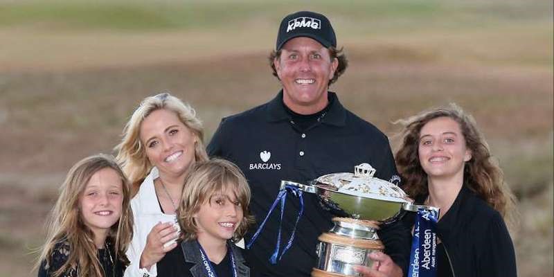 Phil Mickelson with his wife Amy and his three kids