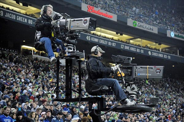 For the First Time Since 2005, Most NFL Monday Night Football Games Will Be  Free on Network TV